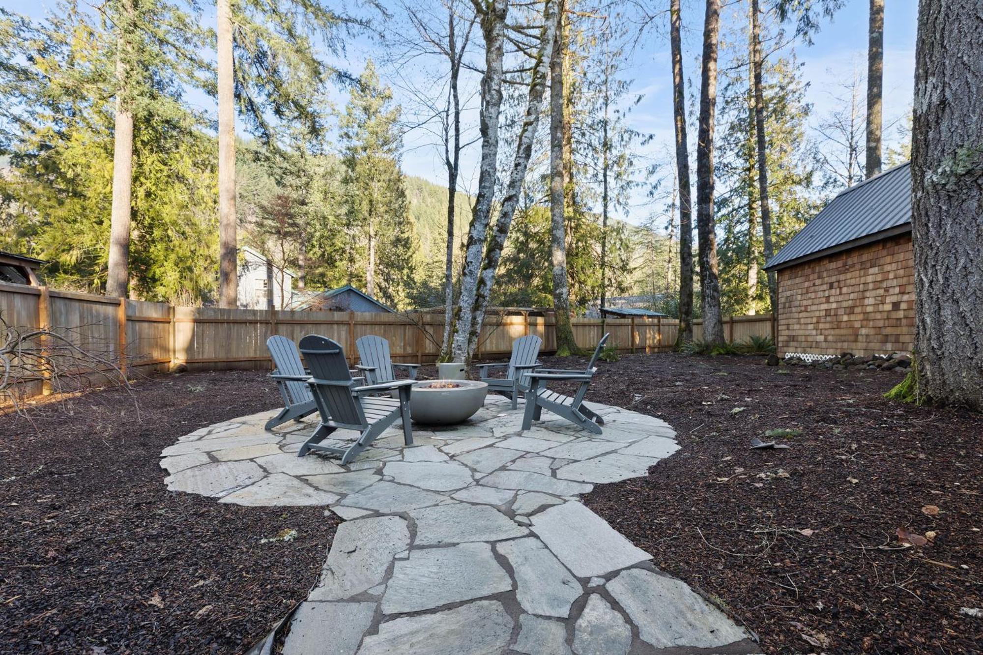 Stay Portland Collection - Alpine Retreat Hot Tub, Fire Pit & Game Room Rhododendron Exterior foto