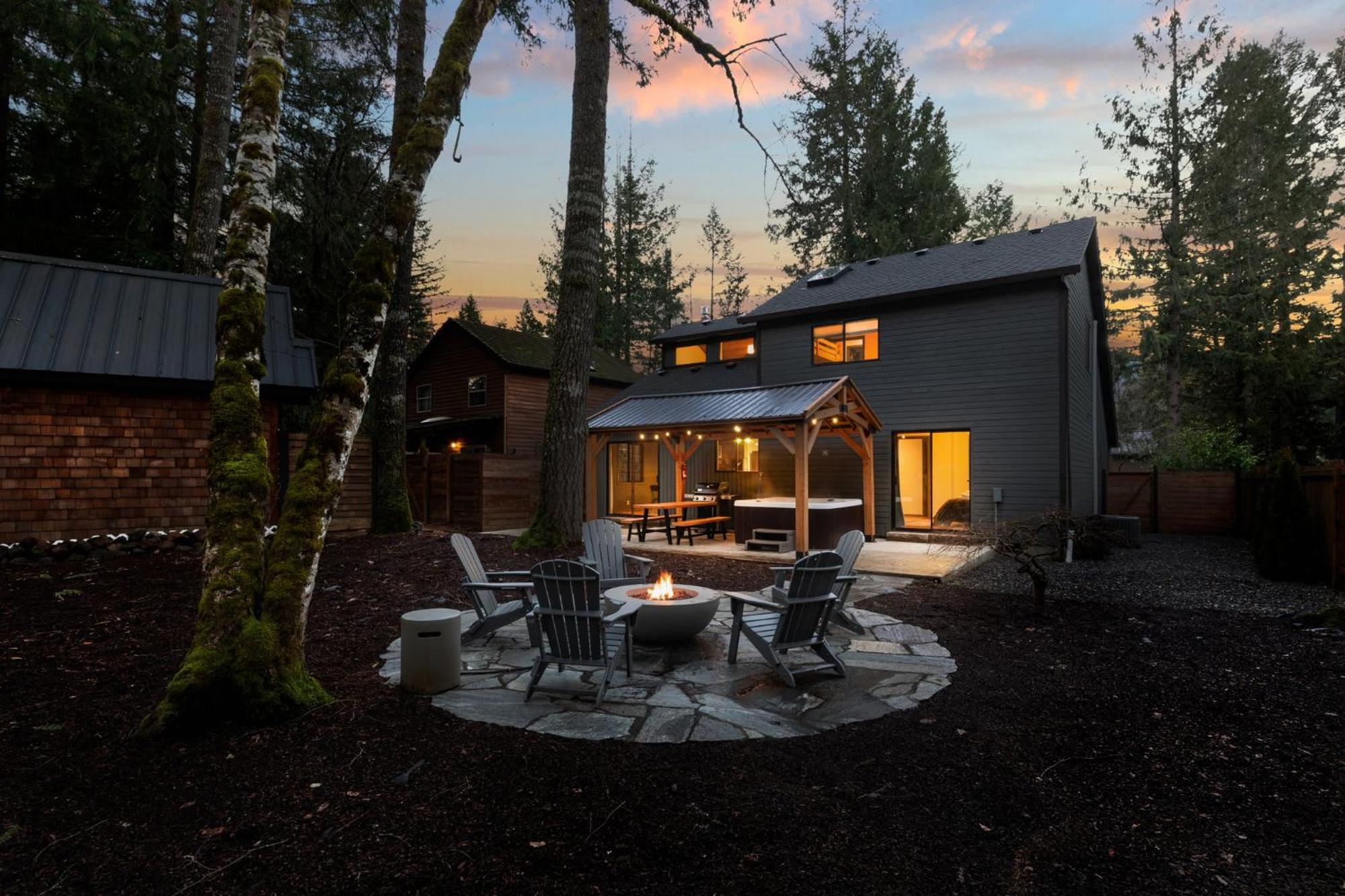 Stay Portland Collection - Alpine Retreat Hot Tub, Fire Pit & Game Room Rhododendron Exterior foto