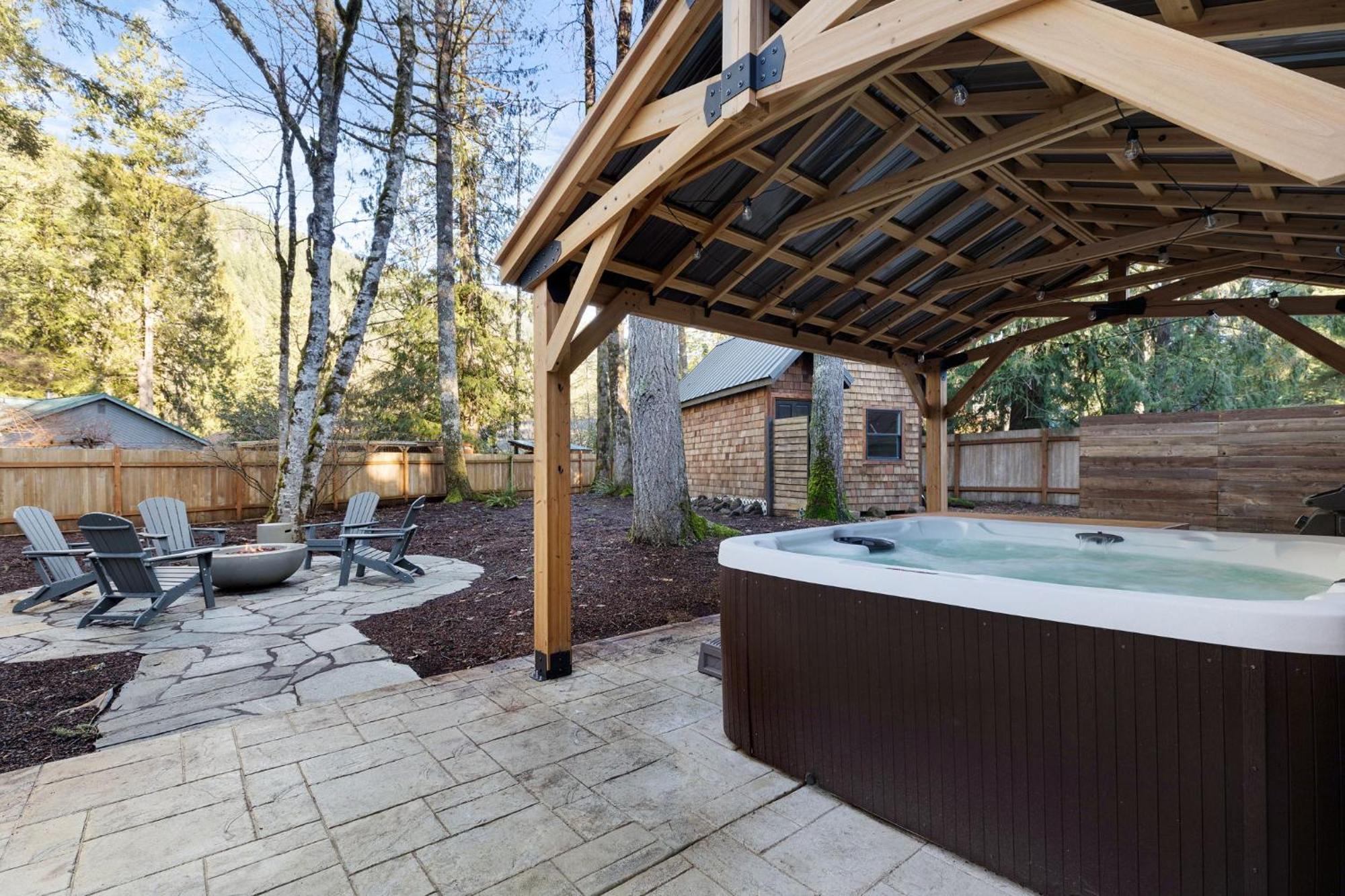 Stay Portland Collection - Alpine Retreat Hot Tub, Fire Pit & Game Room Rhododendron Exterior foto